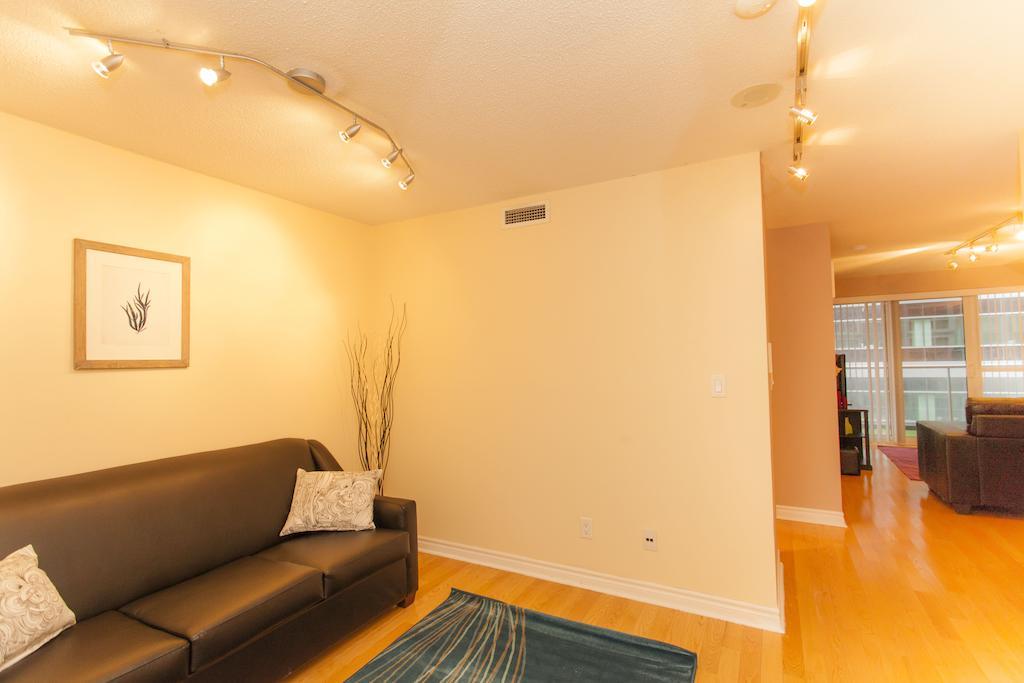 Red Maple Suites - Icon Toronto Habitación foto